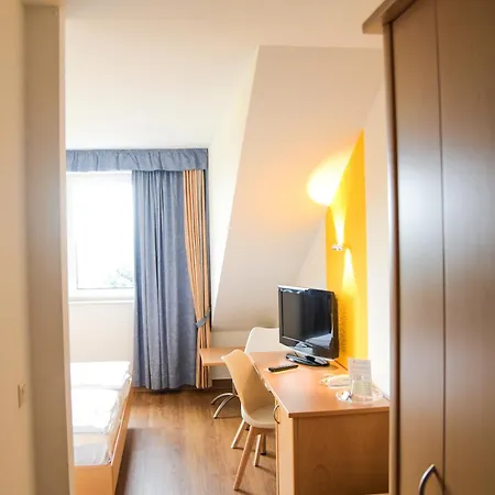 Am Markt Garni - Aegidienberg 3*