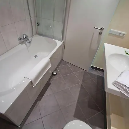 Ξενοδοχείο Hotel Am Markt Garni - Aegidienberg