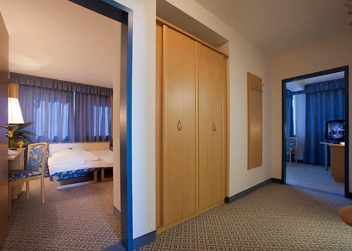 Am Markt Garni - Aegidienberg 3*