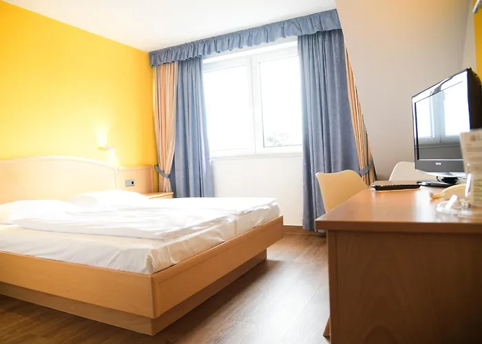 Hotell Am Markt Garni - Aegidienberg 3*