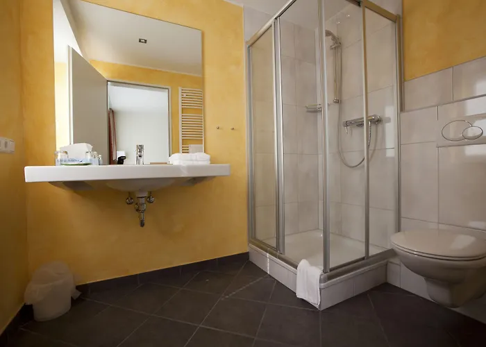 Hotell Am Markt Garni - Aegidienberg 3*