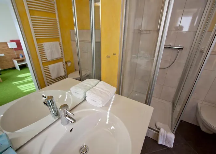 Am Markt Garni - Aegidienberg 3*